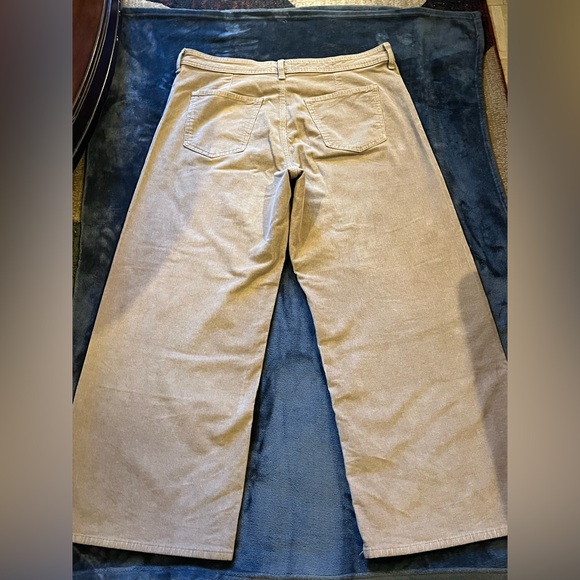 Wide leg corduroy pants. High rise ankle length. 98% cotton. Khaki/ tan 16 NWOT - Picture 10 of 16